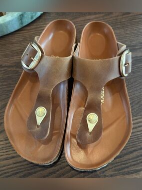 Like New!  Size 10 W GIZEH BIG BUCKLE for sale!